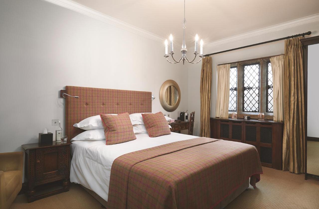 Great Fosters - Near Windsor Otel Egham Dış mekan fotoğraf